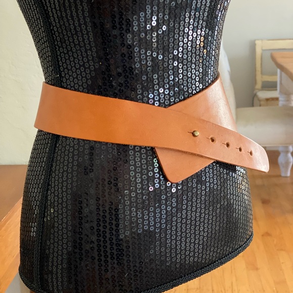 1980’s BANANA REPUBLIC BROWN LEATHER BELT MADE IN ENGLAND - Picture 5 of 14